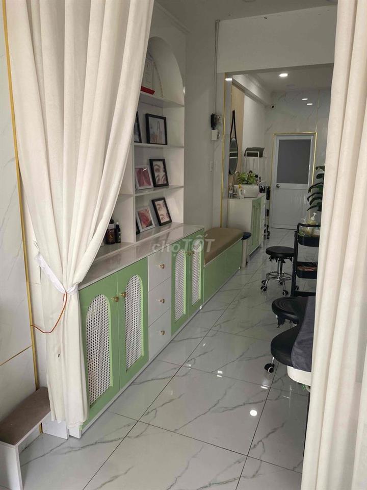 Mặt bằng Spa, làm đẹp hẻm xe hơi full nội thất (bàn,ghế,tủ,2 máy lạnh)