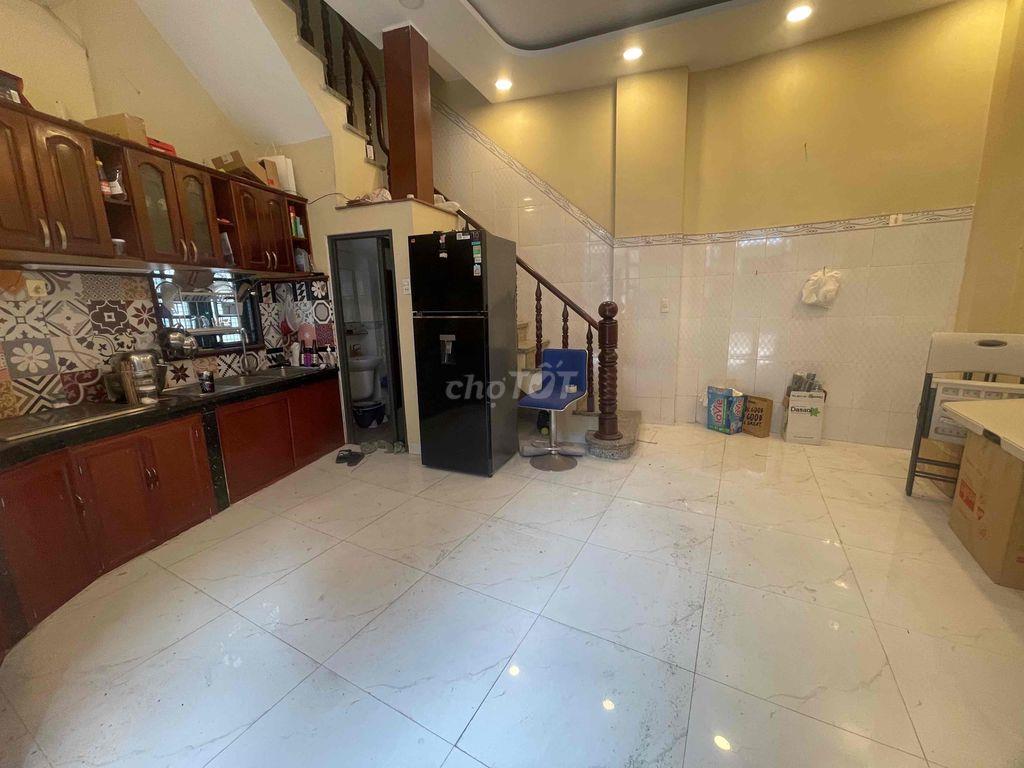cho thuê nguyên căn nhà đươfng nguyễn xí  bình lợi trung  p13 củ