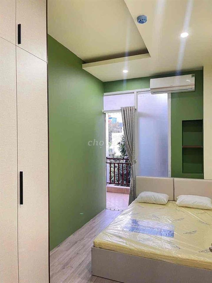cần pass phòng gấp hợp đồng còn 5 tháng