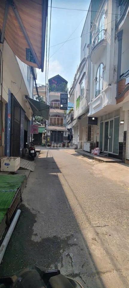 Cho thuê nhà Quang Trung, P11, ngay chợ Hạnh Thông Tây.