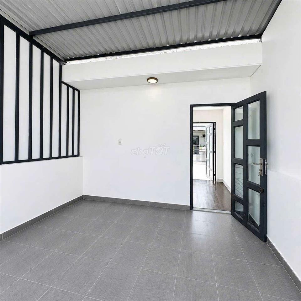NHÀ 4 TẦNG SÁT QUẬN 7 - ÔTÔ 7 CHỖ NGỦ TRONG NHÀ,CHI