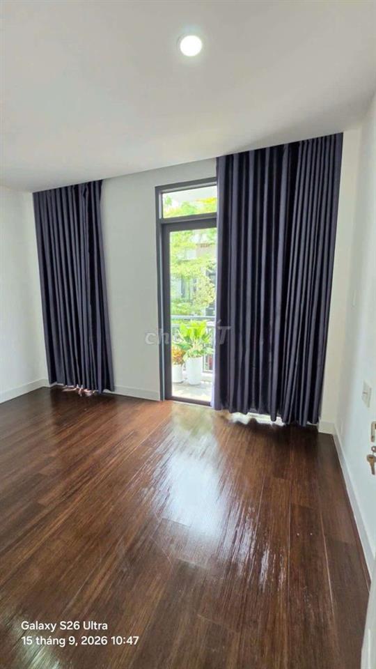 NHÀ 4 TẦNG SÁT QUẬN 7 - ÔTÔ 7 CHỖ NGỦ TRONG NHÀ,CHI