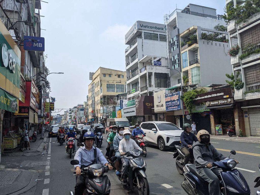 Nhà mặt tiền kinh doanh tự do 