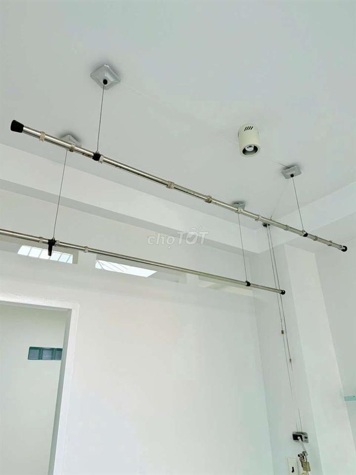 Nhà mặt tiền đường xe hơi tận cửa nhà 