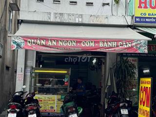 Cho thuê vỉa hè kinh doanh