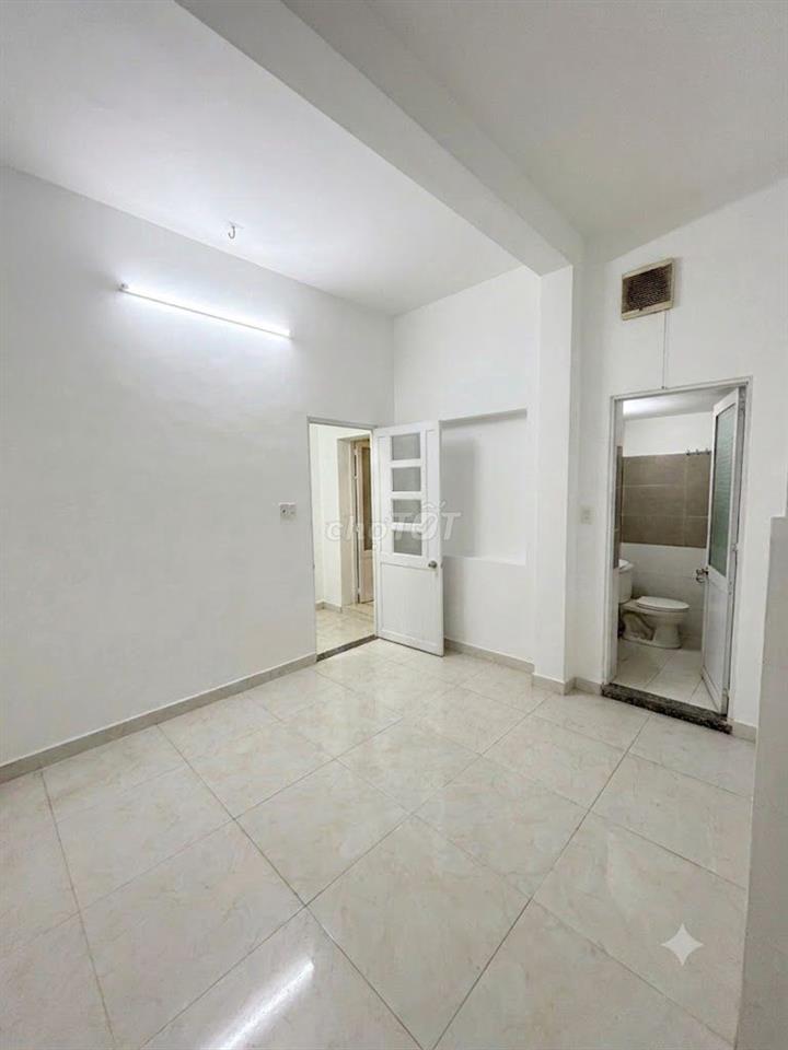 CHO THUÊ CĂN HỘ TẦNG TRỆT C/C 212A NGUYỄN TRÃI