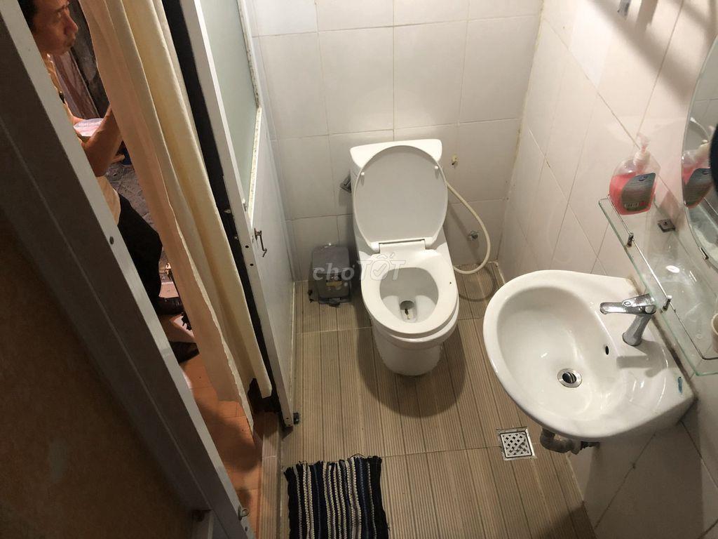 Nhà Nhỏ Quận 1, Đẹp, Đủ trang thiết bị. Cách Nhà Thờ Đức Bà 300m.