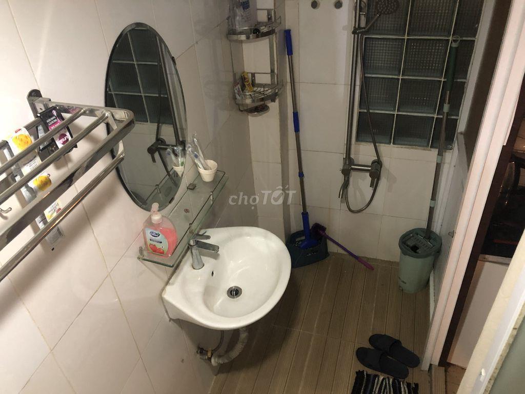 Nhà Nhỏ Quận 1, Đẹp, Đủ trang thiết bị. Cách Nhà Thờ Đức Bà 300m.