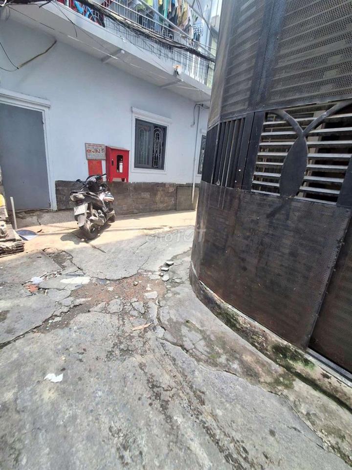 Nhà đúc kiên cố