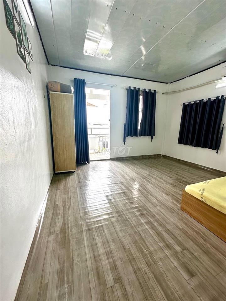 CHO THUÊ PHÒNG NGAY CẦU VƯỢT CÂY GÕ Q11