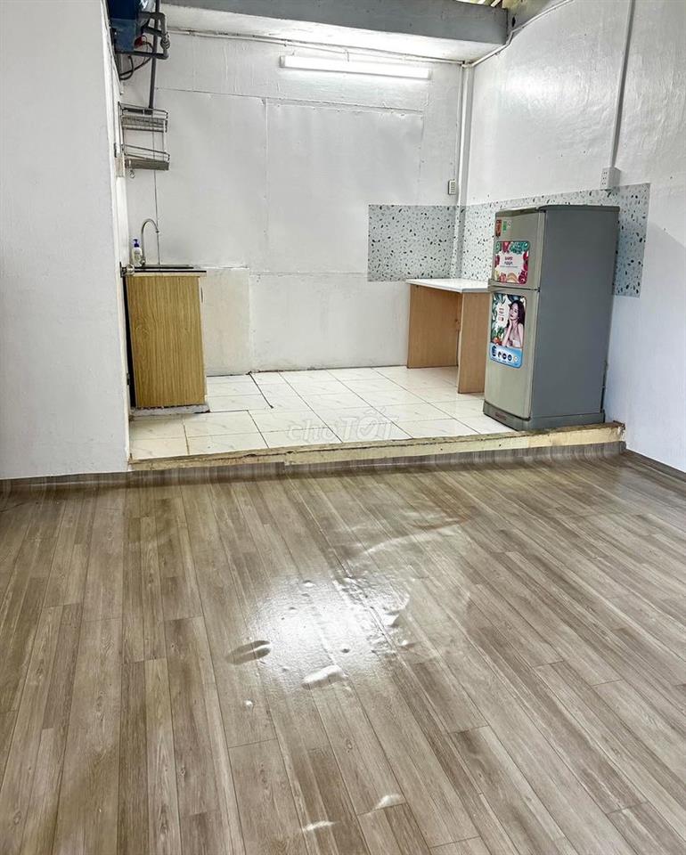CHO THUÊ PHÒNG NGAY CẦU VƯỢT CÂY GÕ Q11