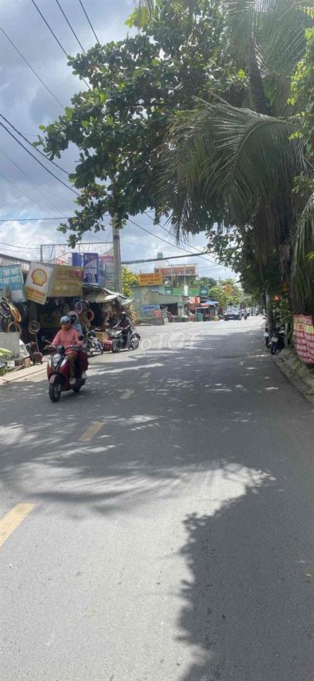 bán nhà mặt tiền Thạnh Lộc, có sân