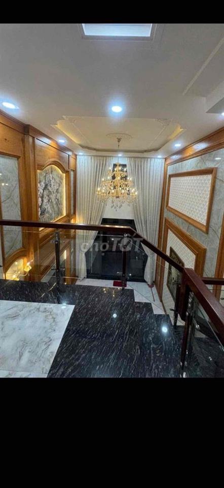 bán nhà mặt tiền Thạnh Lộc, có sân