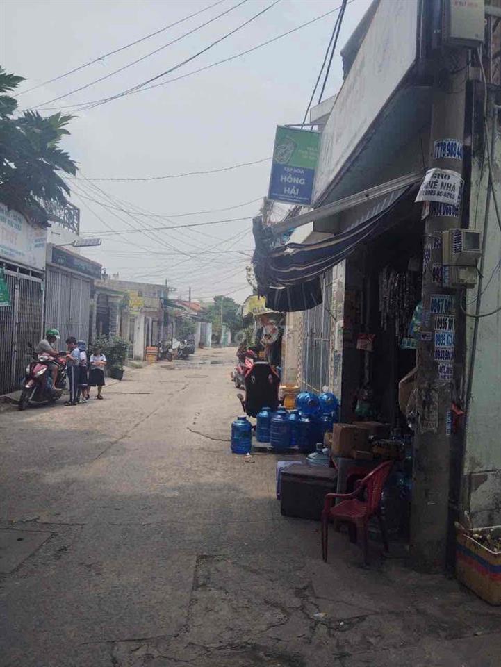Nhà mặt tiền buôn bán gần Ngã Ba Đông Quang