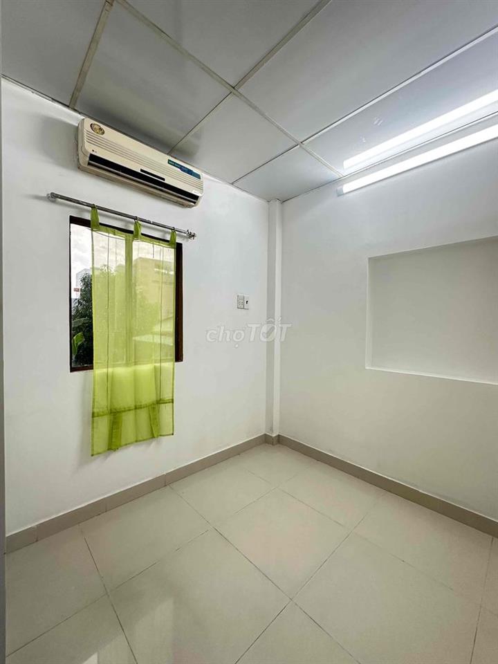 Cần cho thuê nhà cmt8 quận 3