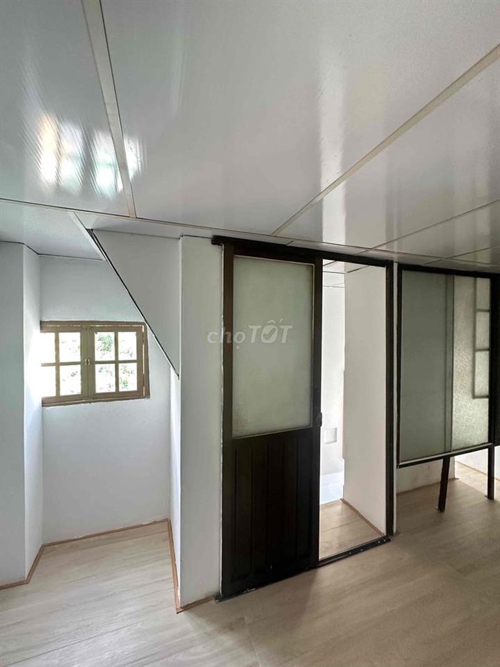 Cần cho thuê nhà cmt8 quận 3