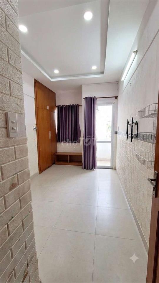 Nhà ở Quận 4