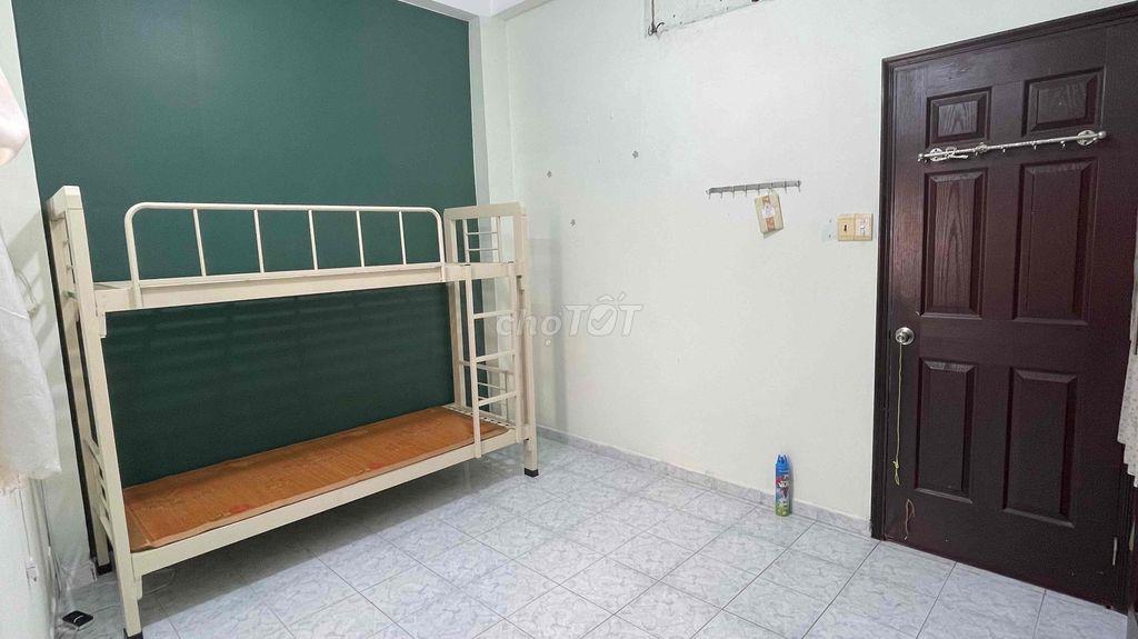 TÌM 1 BẠN NỮ Ở GHÉP (9X – 2K) GẦN VÒNG XOAY CÂY GÕ