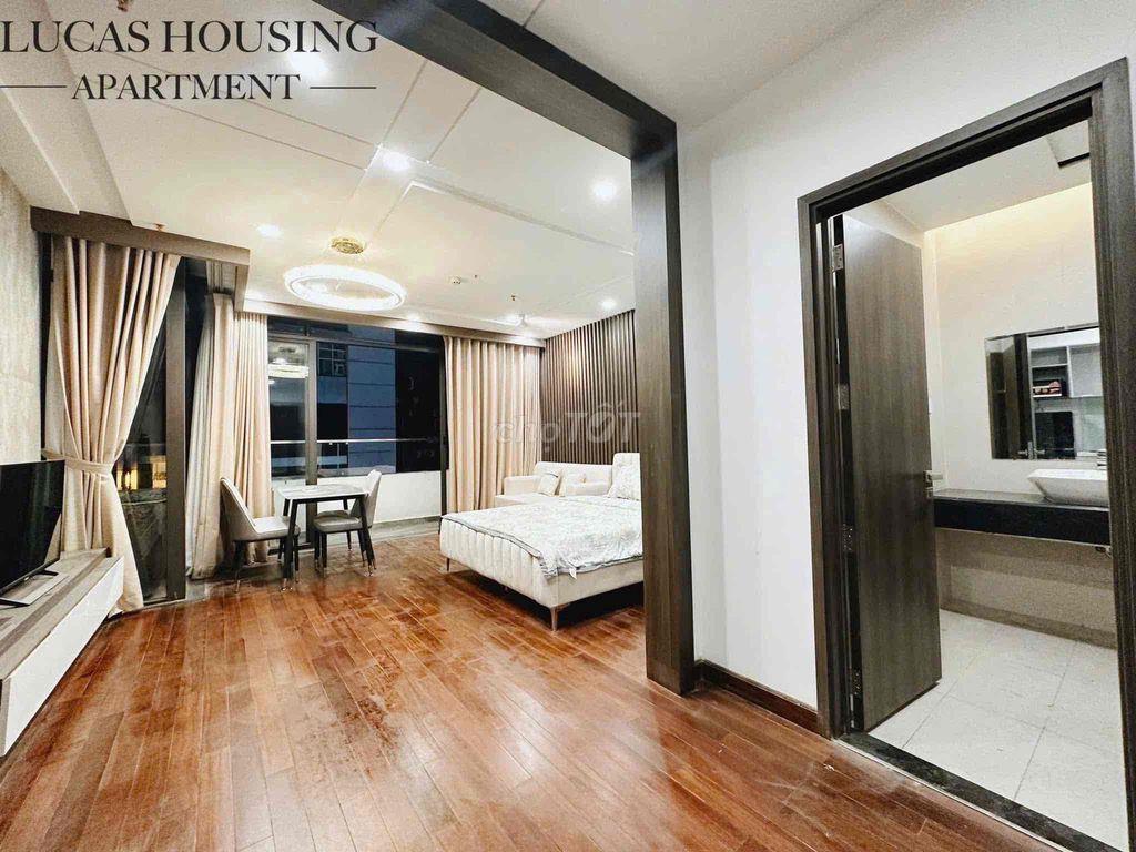 Căn hộ gần sân bay tách bếp