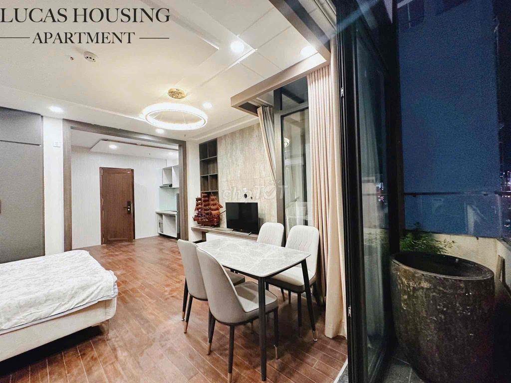 Căn hộ gần sân bay tách bếp