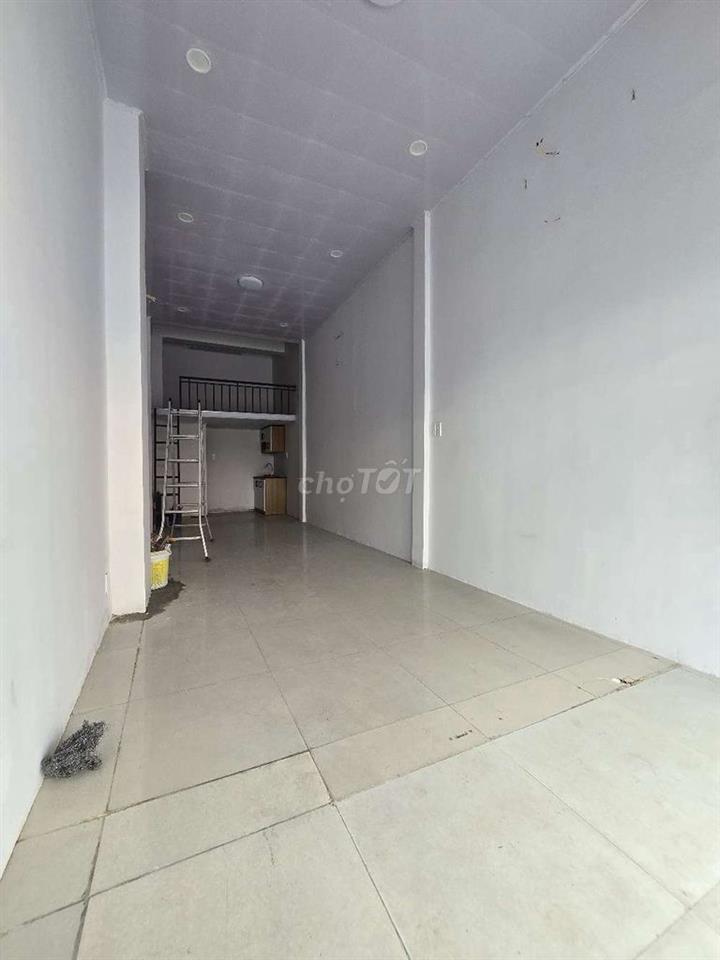 Mặt tiền KD đường Phạm Văn Hai - Có chỗ ở lại