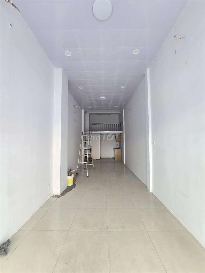 Mặt tiền KD đường Phạm Văn Hai - Có chỗ ở lại