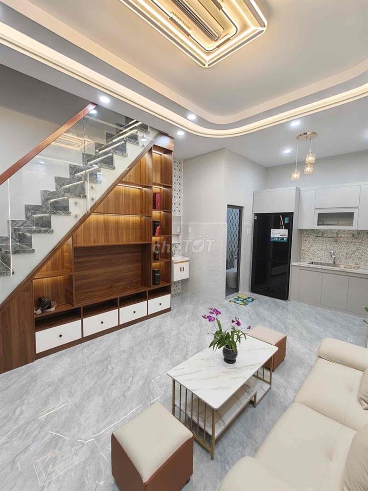 Nhà hẻm Lê Ngã cách MT 2 căn