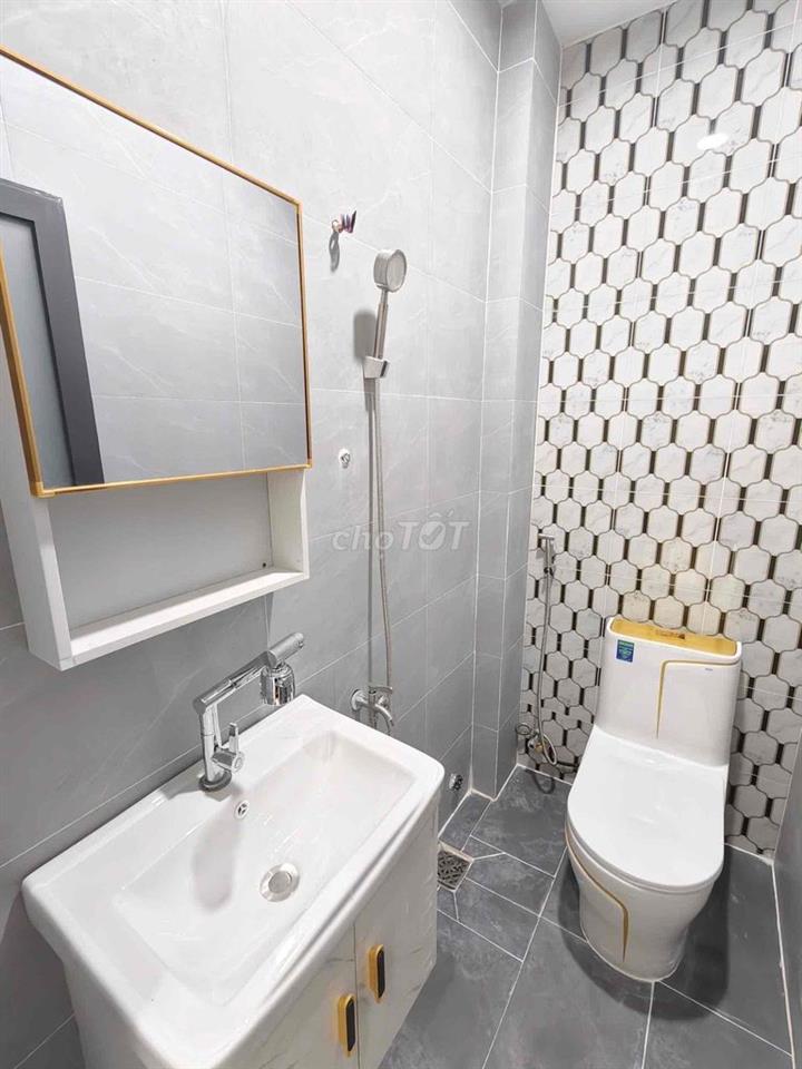 Nhà hẻm Lê Ngã cách MT 2 căn