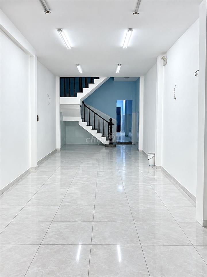 Cho thuê mặt bằng đường Lê Trọng Tấn