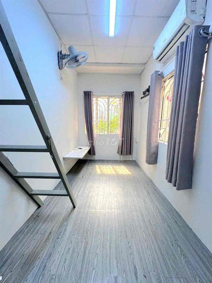 Nhà Huỳnh Văn Bánh DTSD 40m2  1 trệt 1  lầu 2PN sạch đẹp thoáng mát