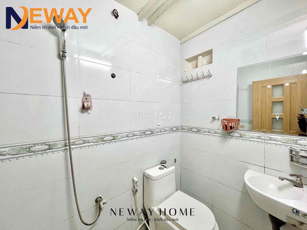 PHÒNG TRỌ GÁC LỬNG MỚI SẠCH SẼ - SẴN MÁY LẠNH - NGAY NGÃ TƯ BỐN XÃ