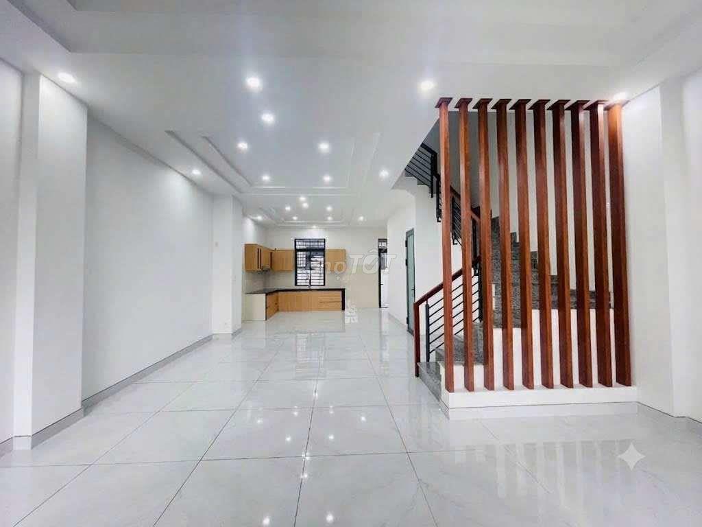 Nhà Phố Lakeview City Trống Suốt 4PN 5WC Nội Thất Cơ Bản 30Triệu