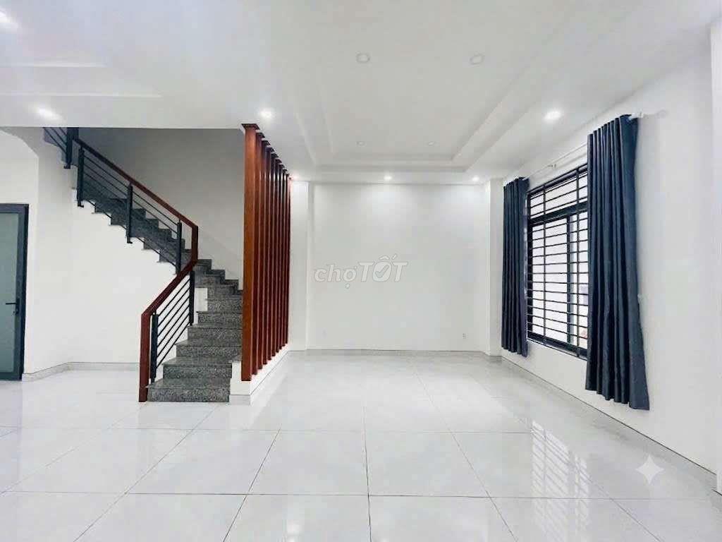 Nhà Phố Lakeview City Trống Suốt 4PN 5WC Nội Thất Cơ Bản 30Triệu