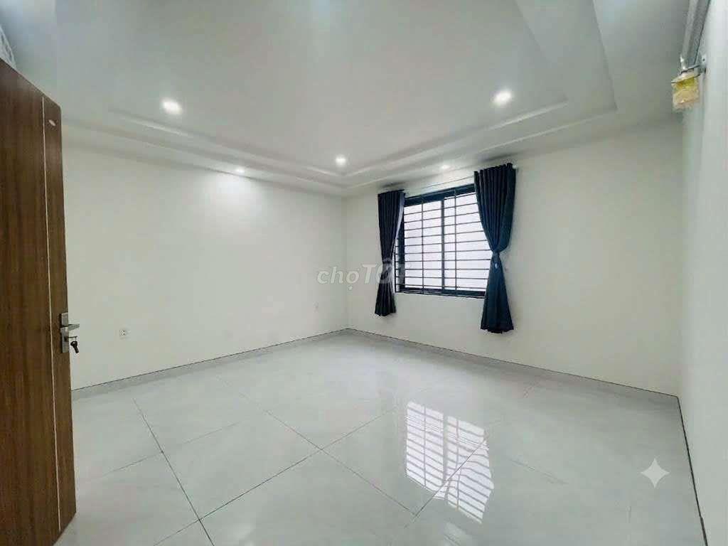 Nhà Phố Lakeview City Trống Suốt 4PN 5WC Nội Thất Cơ Bản 30Triệu