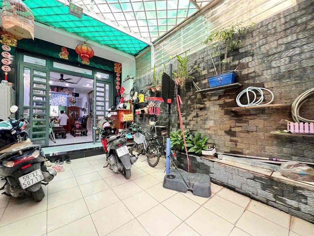 Khu Bên Sông cho thuê nhà 4 Tầng 4Pn 4Wc , hẻm tải khu dân cư đẹp