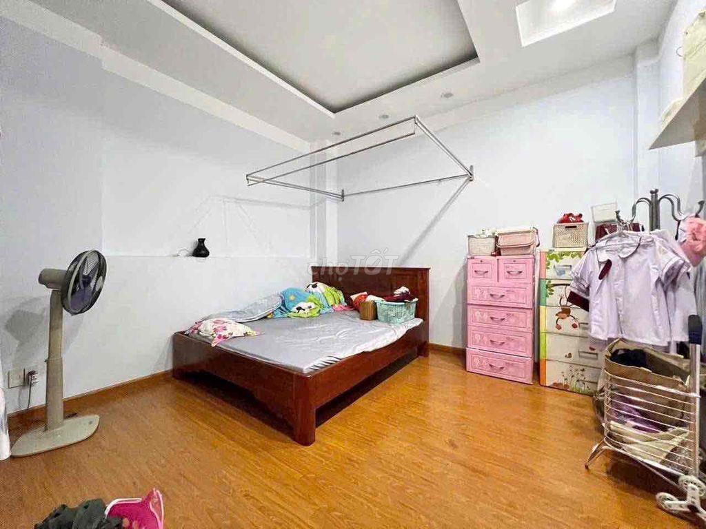 Khu Bên Sông cho thuê nhà 4 Tầng 4Pn 4Wc , hẻm tải khu dân cư đẹp