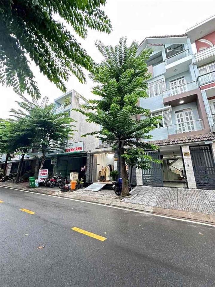 Bán Nhà Mặt Tiền Kinh Doanh 4 Tầng Đường 10m Sát MT Hiệp Bình 106m2