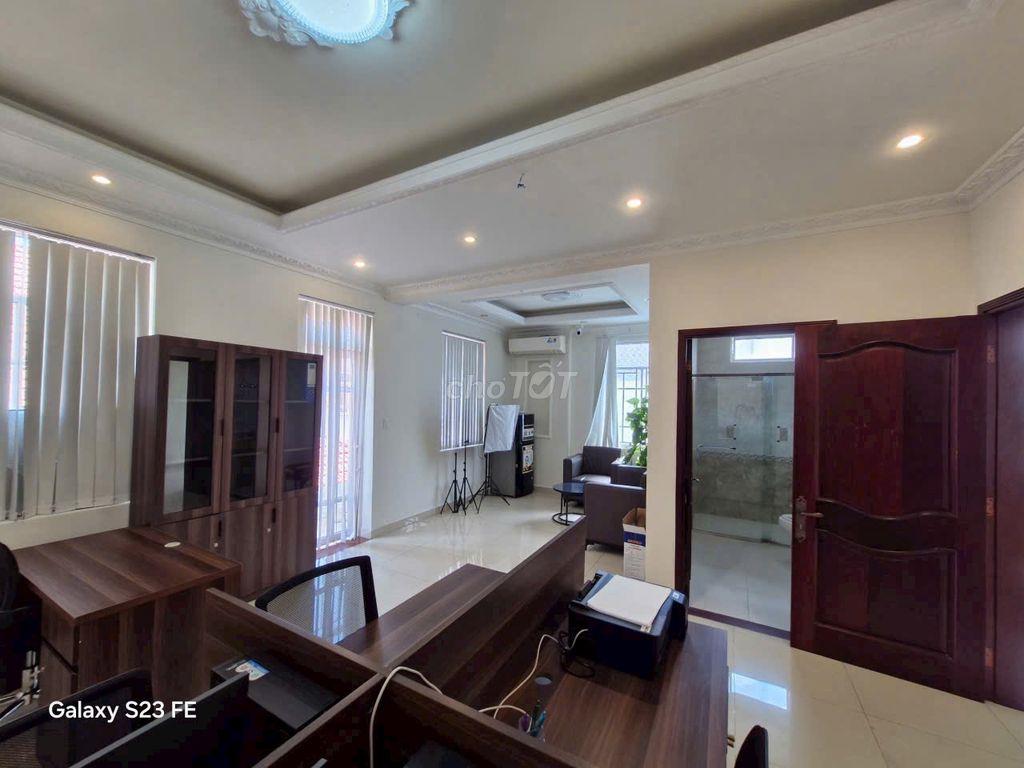 Q2- CHO THUÊ VĂN PHÒNG LẦU 3 – DT72m²-CÓ SẴN NT
