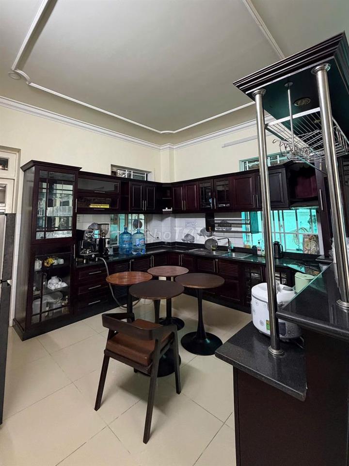 Q2- CHO THUÊ VĂN PHÒNG LẦU 3 – DT72m²-CÓ SẴN NT