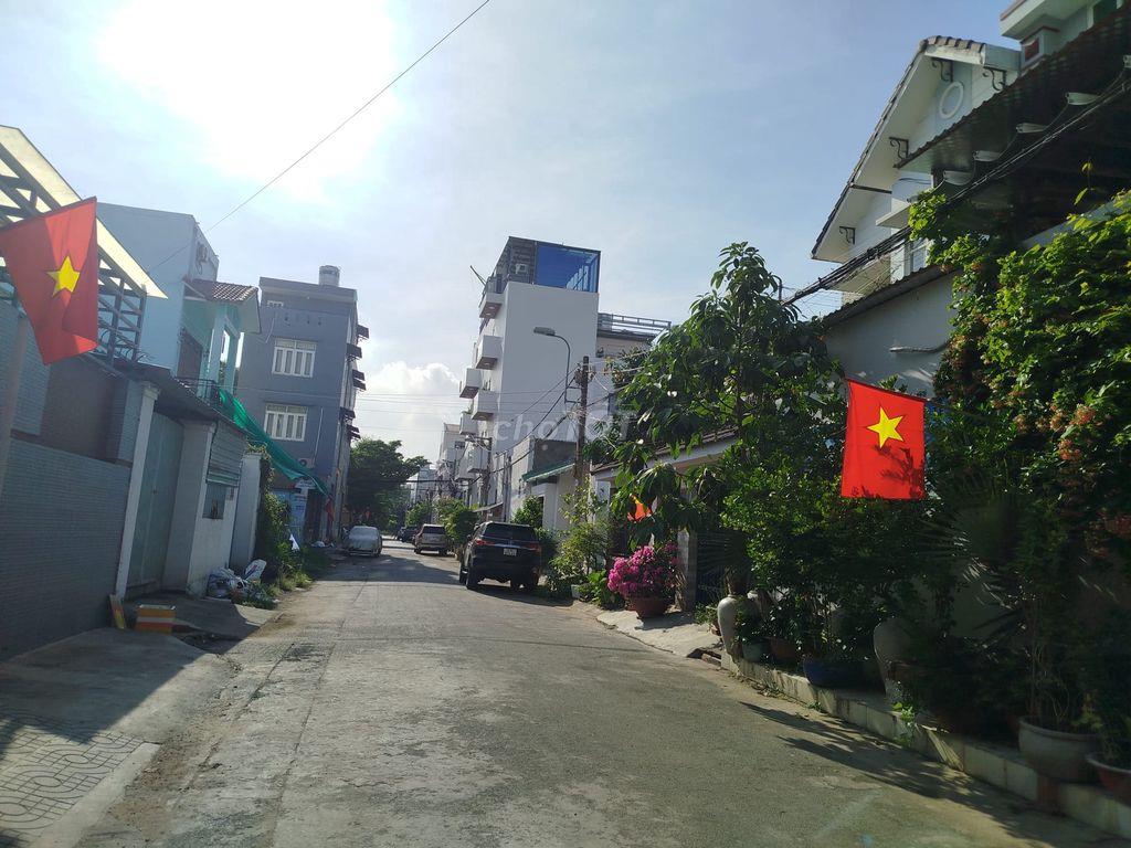 Phòng cho thuê độc thân, không hút thuốc, thích yên tĩnh.