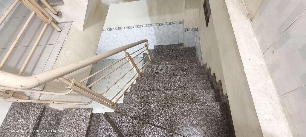 cho gia đình thuê nhà nguyên căn liền kề 1 trệt 2 lầu