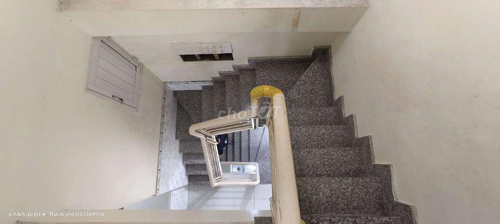 cho gia đình thuê nhà nguyên căn liền kề 1 trệt 2 lầu