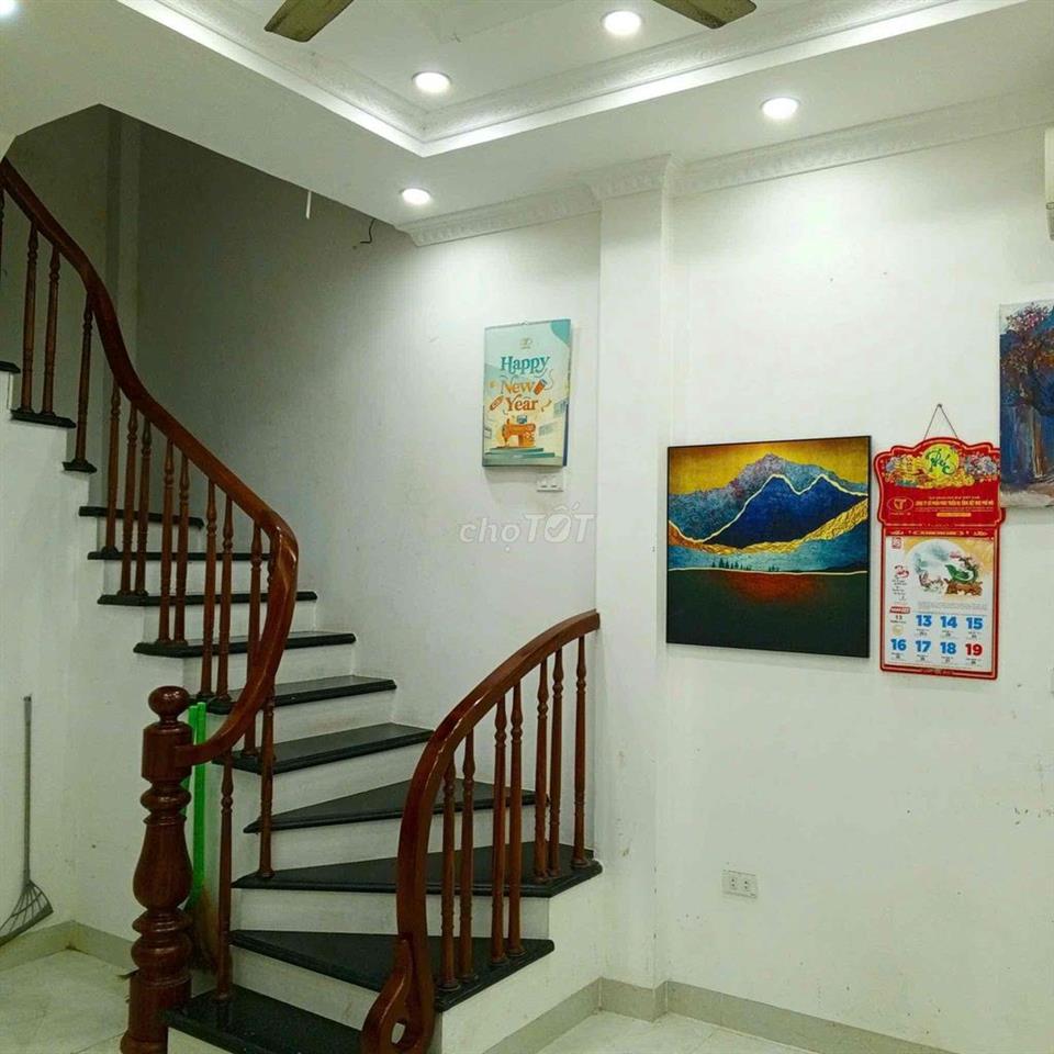 Cho thuê nhà Nguyên Căn Tư Đình, Bát Khối, gần cầu Trần Hưng Đạo