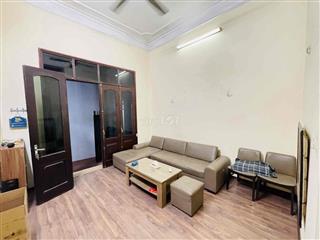 Cho thuê nhà Nguyên Căn Nguyễn Văn Cừ, 55m2, 3 tầng