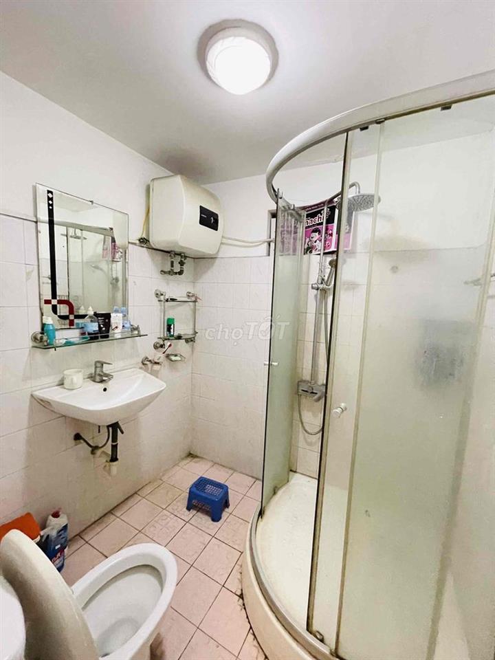 Cho thuê nhà Nguyên Căn Nguyễn Văn Cừ, 55m2, 3 tầng
