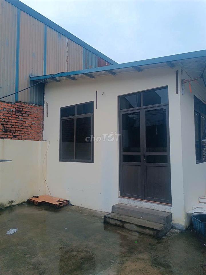 Cho thuê nhà ở GĐ, Ô tô đậu trong sân