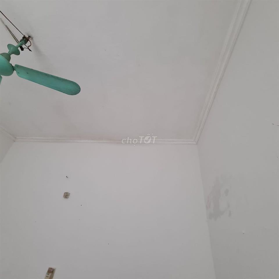 Cho thuê phòng tầng 1, diện tích 20m², giá tiền 2,5 triệu/tháng