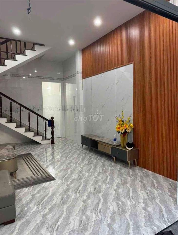 Chủ Cần Bán Gấp Nhà 2 Tầng, Có Thể Vào Ở Ngay