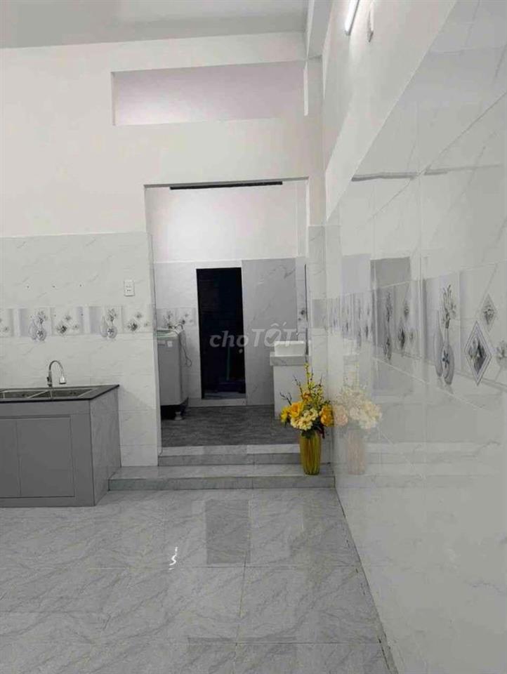 Chủ Cần Bán Gấp Nhà 2 Tầng, Có Thể Vào Ở Ngay