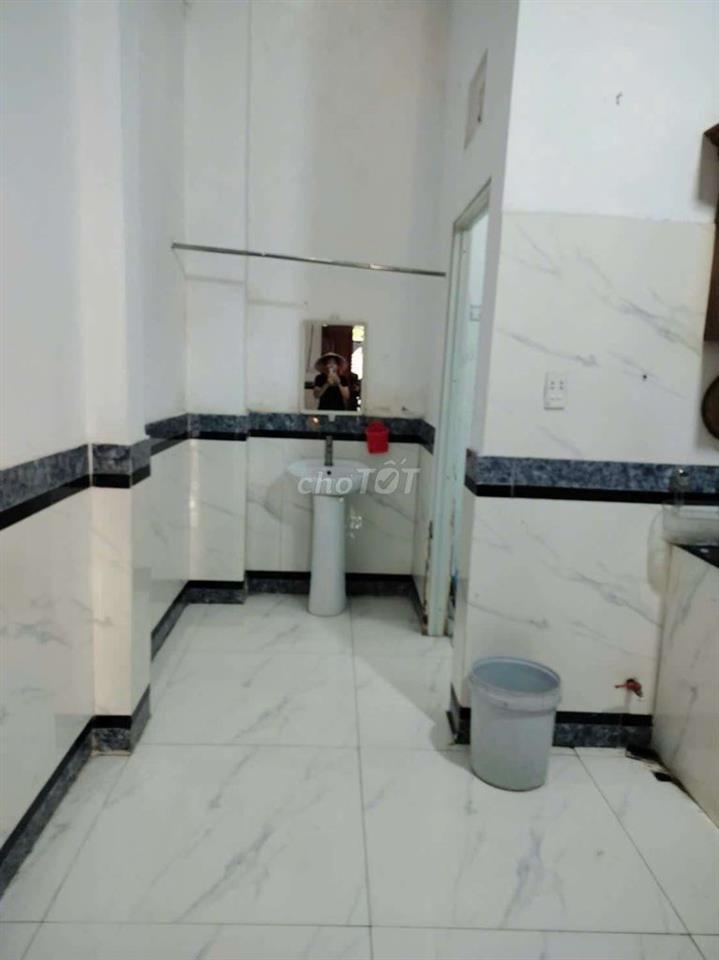 Cho thuê nhà nguyên căn khu nhà ở Hoàng Nam